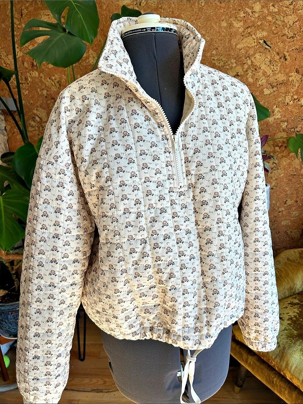 Things Between Floral Quilted Puffer Jacket Size Medium